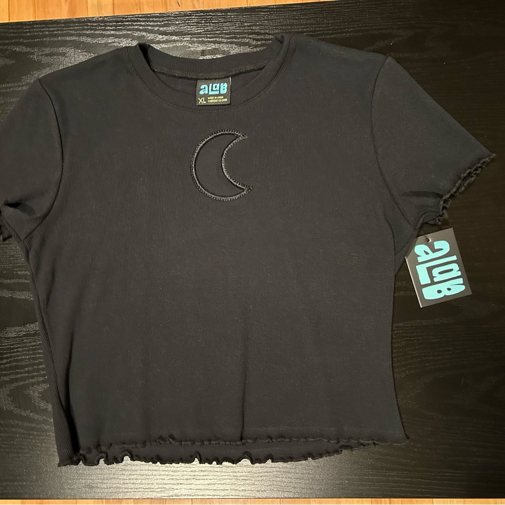 Alab Black Moon Cropped Tee